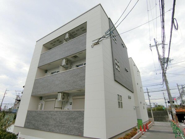 フジパレス千里丘東の物件外観写真